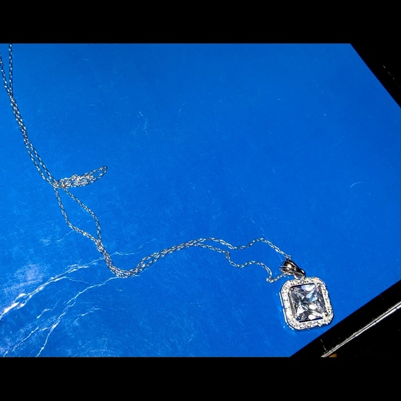 NIB Dainty Sterling Silver Simulated Diamond Necklace - Picture 6 of 9